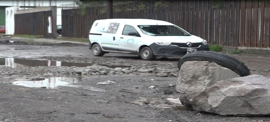 Se desprenden calles de la zona industrial Lerma por lluvias en Toluca