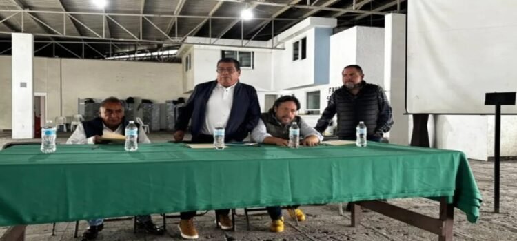 Presidente y tesorero de Central de Abasto en Toluca se deslindan de acusaciones en su contra Presidente y tesorero de Central de Abasto en Toluca se deslindan de acusaciones en su contra