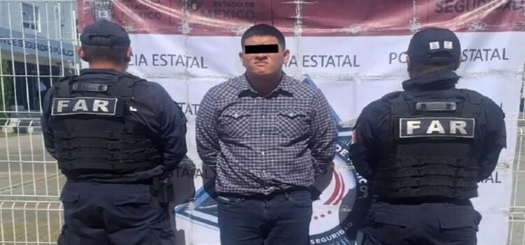 Cae sujeto por fraude a cajeros automáticos en Toluca; llevaba 10 tarjetas Cae sujeto por fraude a cajeros automáticos en Toluca; llevaba 10 tarjetas