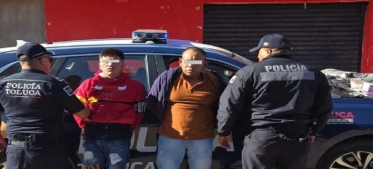 Detienen a 2 por asalto a un Oxxo en Toluca; llevaban réplicas de arma