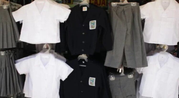 Ventas de uniformes escolares caen 40% en Toluca Ventas de uniformes escolares caen 40% en Toluca