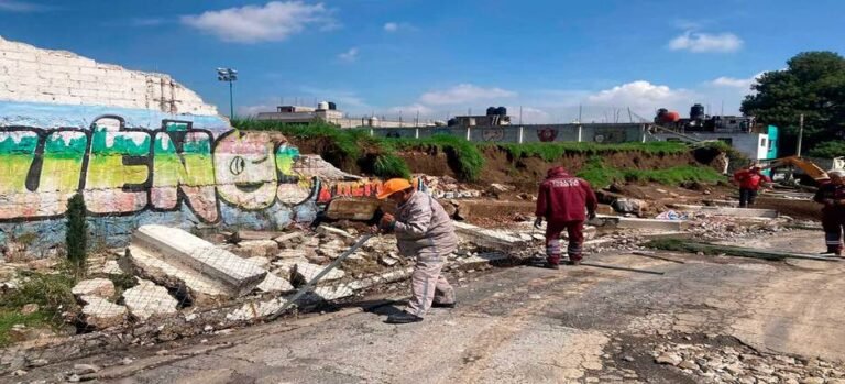 Colapsa barda en Santiago Tlacotepec tras intensas lluvias