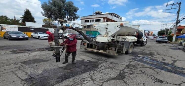 Trabajos de bacheo permiten un tránsito más ágil en delegaciones de Toluca Trabajos de bacheo permiten un tránsito más ágil en delegaciones de Toluca