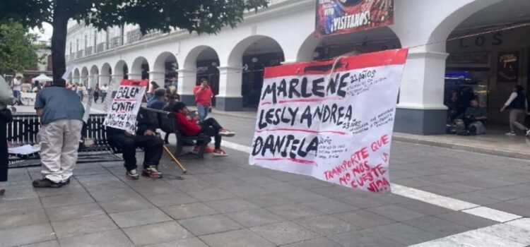 Colocan tendero de denuncia contra el transporte público en Toluca Colocan tendero de denuncia contra el transporte público en Toluca