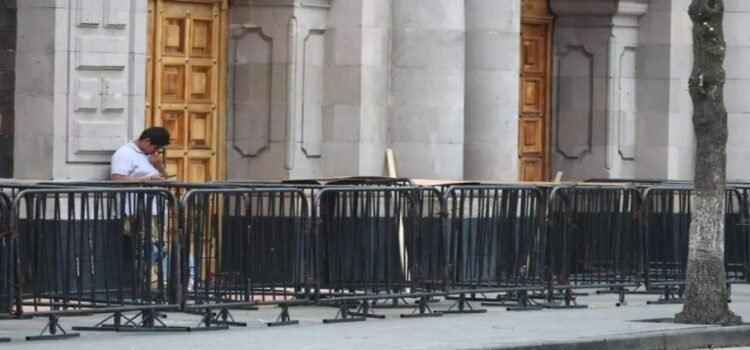 Se preparan con vallas y cierres viales por fiestas patrias en Toluca Se preparan con vallas y cierres viales por fiestas patrias en Toluca
