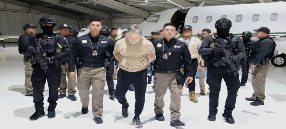 Aeronave que trasladó a Hernán Bermúdez aterriza en Toluca