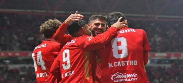 Toluca golea a Rayados