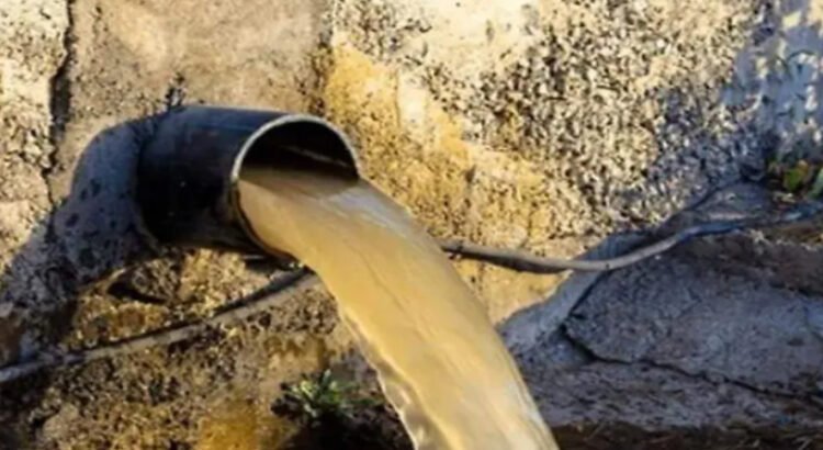 Empresarios de Toluca exigen claridad en cobros por descargas de agua Empresarios de Toluca exigen claridad en cobros por descargas de agua
