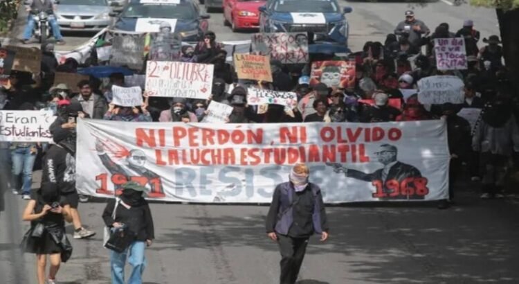 Manifestaciones dejan destrozos en Toluca Manifestaciones dejan destrozos en Toluca