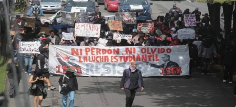 Manifestaciones dejan destrozos en Toluca
