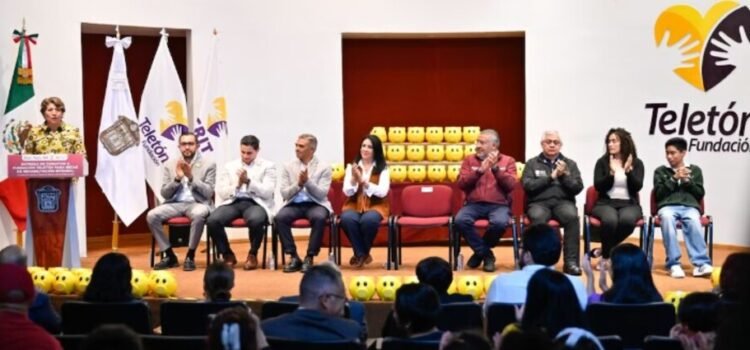 Gobernadora Delfina Gómez entrega donativo de 25 MDP al Teletón Gobernadora Delfina Gómez entrega donativo de 25 MDP al Teletón