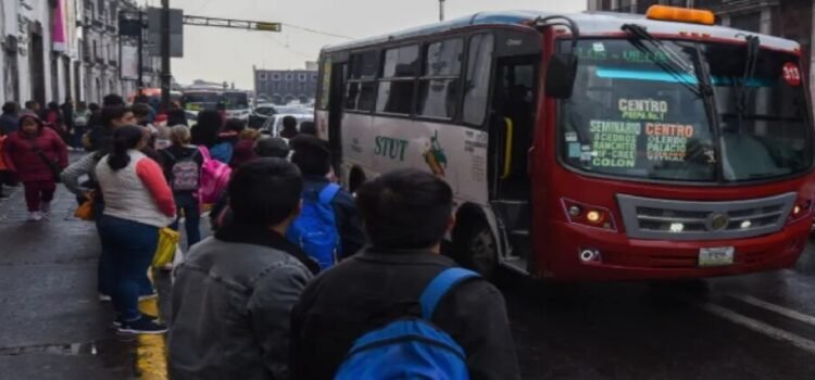 “Aumento al pasaje en Edomex no es tarifazo; compromete a mejorar servicio”: Canapat “Aumento al pasaje en Edomex no es tarifazo; compromete a mejorar servicio”: Canapat