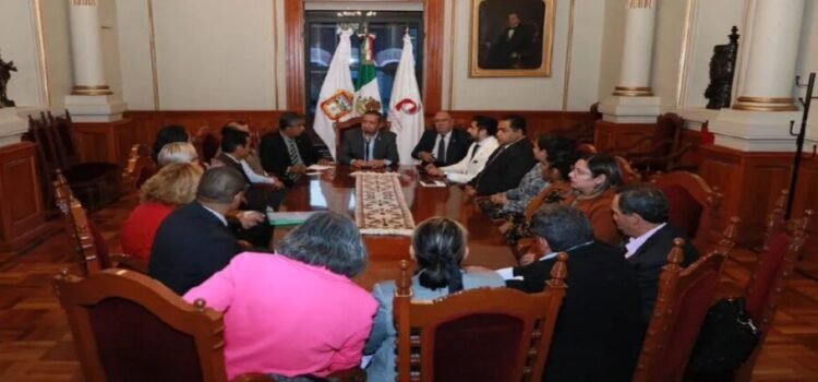 Presidente del Tribunal Superior de Justicia se reúne con más de 50 abogadas y abogados en Toluca Presidente del Tribunal Superior de Justicia se reúne con más de 50 abogadas y abogados en Toluca