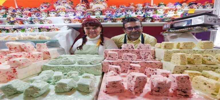 Dulce de turrón llega antes del Día de Muertos a los Portales del Centro de Toluca