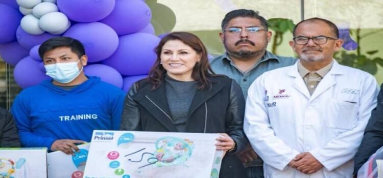 DIF Toluca acompaña a familia de quintillizos tras su registro oficial