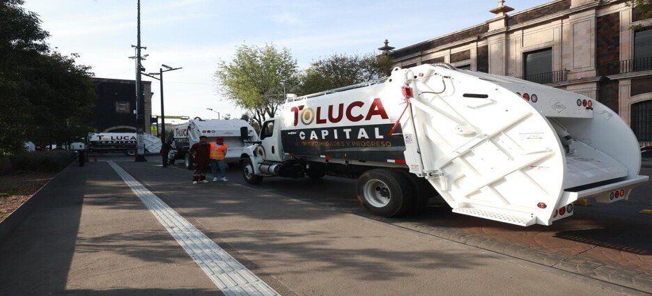 Comerciantes responsabilizan a informales de convertir Jardineras de Avenida Lerdo de Toluca en basureros