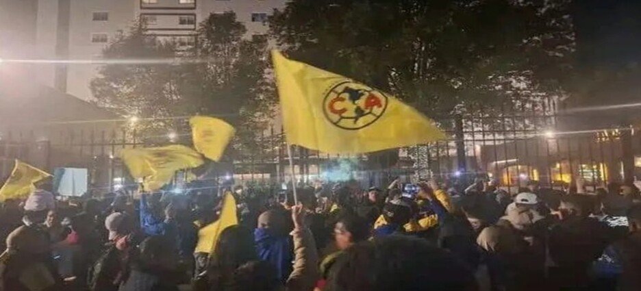 Aficionados del América y Toluca causan destrozos en Paseo Tollocan