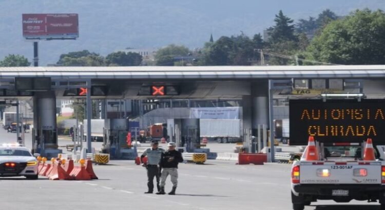 Megabloqueo de transportistas en Edomex y Cdmx Megabloqueo de transportistas en Edomex y Cdmx