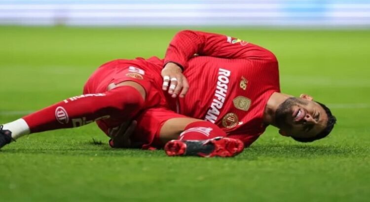 Lesión de Alexis Vega causa despidos en Diablos Rojos