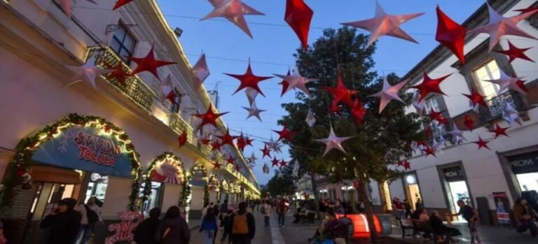 Otorgarán permisos temporales a comerciantes en Toluca por fiestas decembrinas