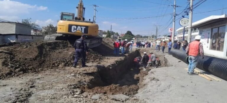 Derrumbe en obra deja a trabajador lesionado en Almoloya de Juárez