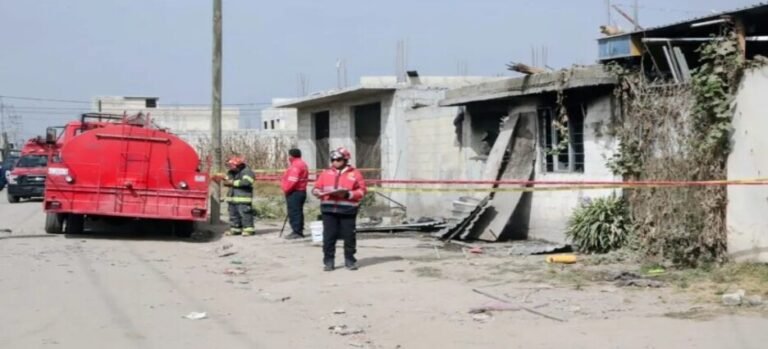 Vivienda explota en Toluca; almacenaba pirotecnia de forma clandestina