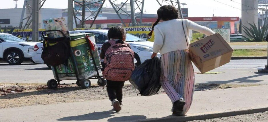 Trabajo infantil reaparece en cruceros de Toluca