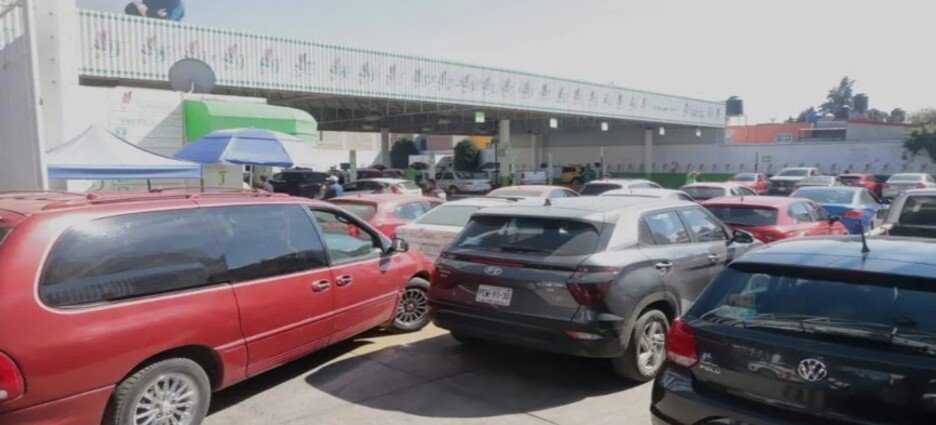 Abarrotan verificentros en Valle de Toluca