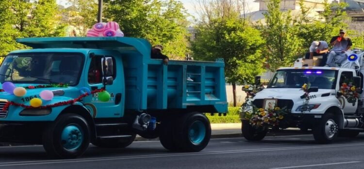 Trabajadores de Servicios Públicos celebran a la Virgen en Toluca Trabajadores de Servicios Públicos celebran a la Virgen en Toluca