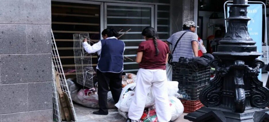 Inician operativo para retirar comercio ambulante del Centro de Toluca
