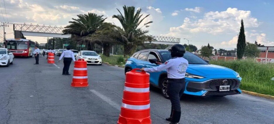Inician operativos contra vehículos no verificados en Toluca