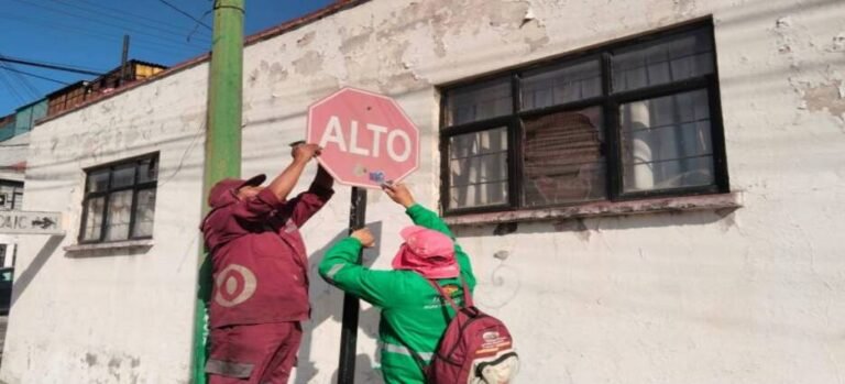 Rehabilitan más de 2,700 señales viales para fortalecer la movilidad en Toluca